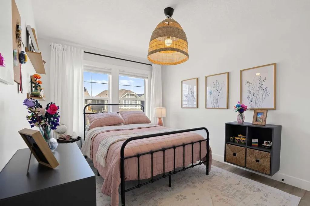 141 Magnolia Manor SE Calgary AB T3M 3H9