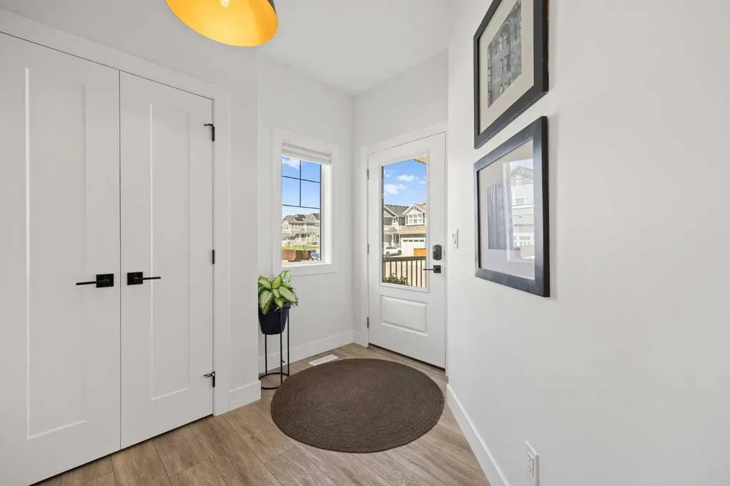 141 Magnolia Manor SE Calgary AB T3M 3H9