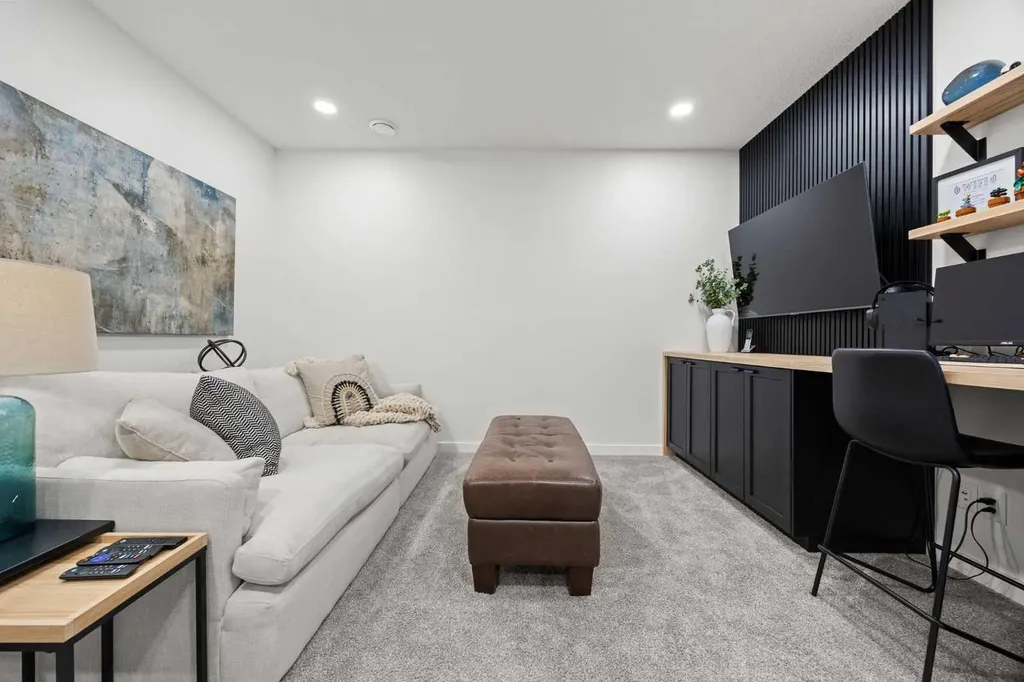 141 Magnolia Manor SE Calgary AB T3M 3H9