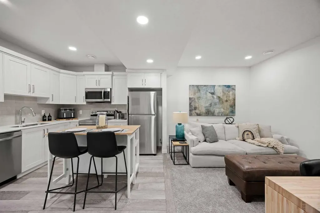 141 Magnolia Manor SE Calgary AB T3M 3H9
