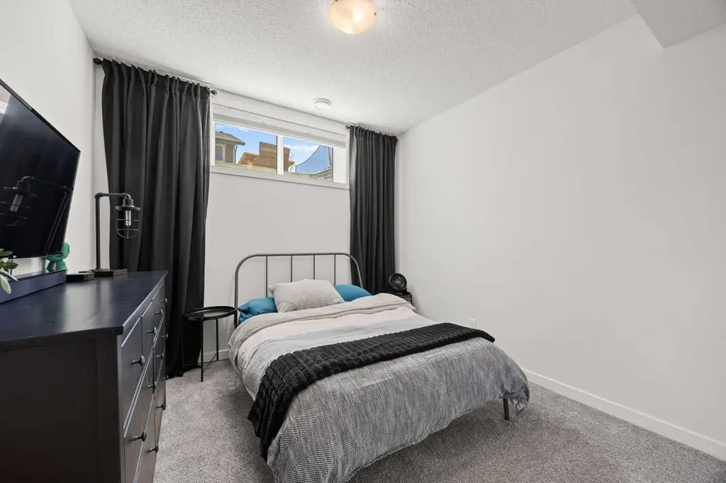 141 Magnolia Manor SE Calgary AB T3M 3H9