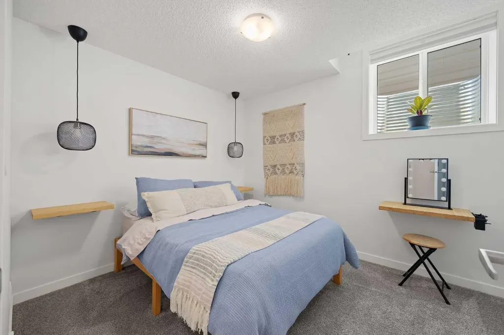 141 Magnolia Manor SE Calgary AB T3M 3H9