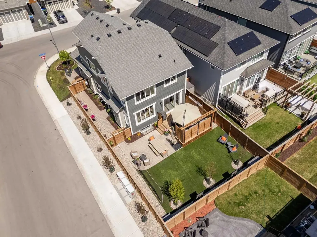 141 Magnolia Manor SE Calgary AB T3M 3H9