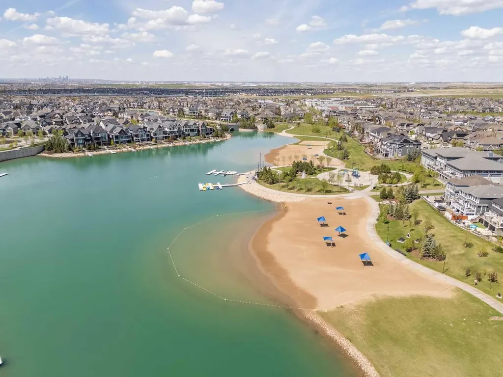 141 Magnolia Manor SE Calgary AB T3M 3H9