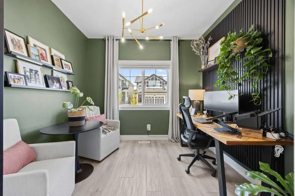 141 Magnolia Manor SE Calgary AB T3M 3H9