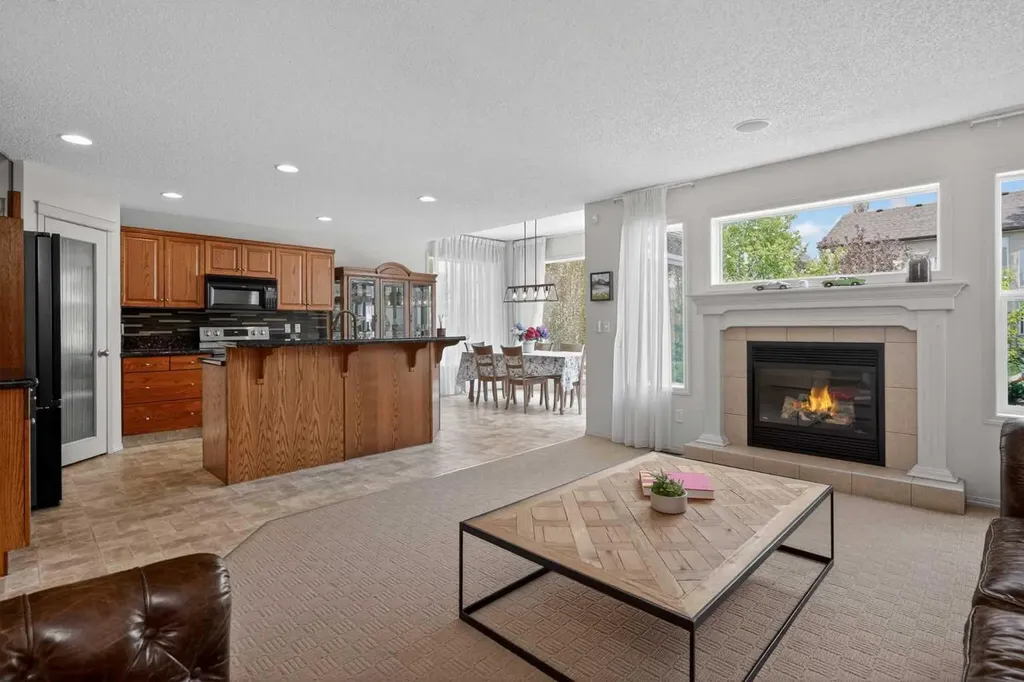 98 Cougarstone Close SW Calgary AB T3H 5W3