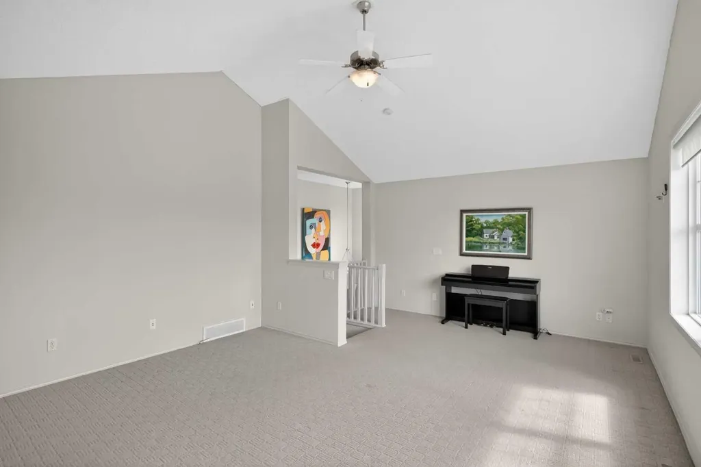 98 Cougarstone Close SW Calgary AB T3H 5W3