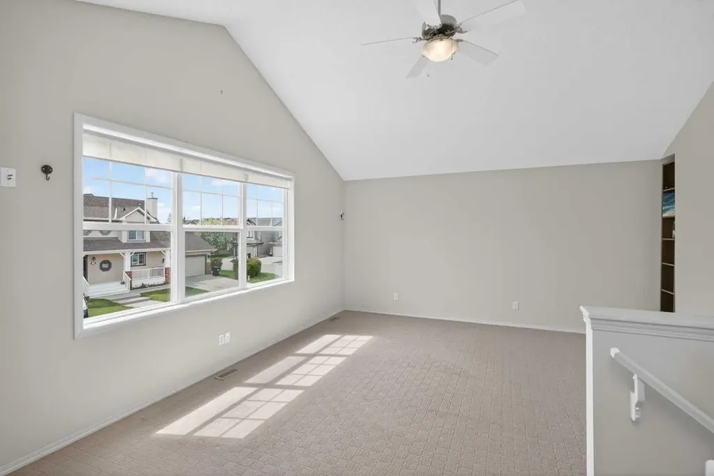 98 Cougarstone Close SW Calgary AB T3H 5W3