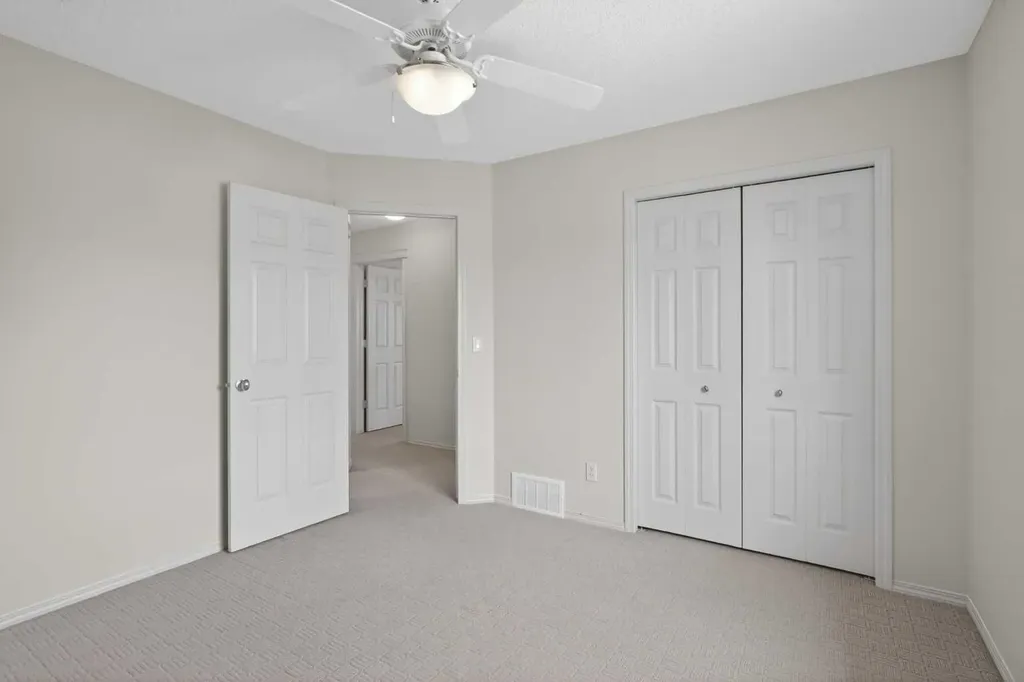 98 Cougarstone Close SW Calgary AB T3H 5W3