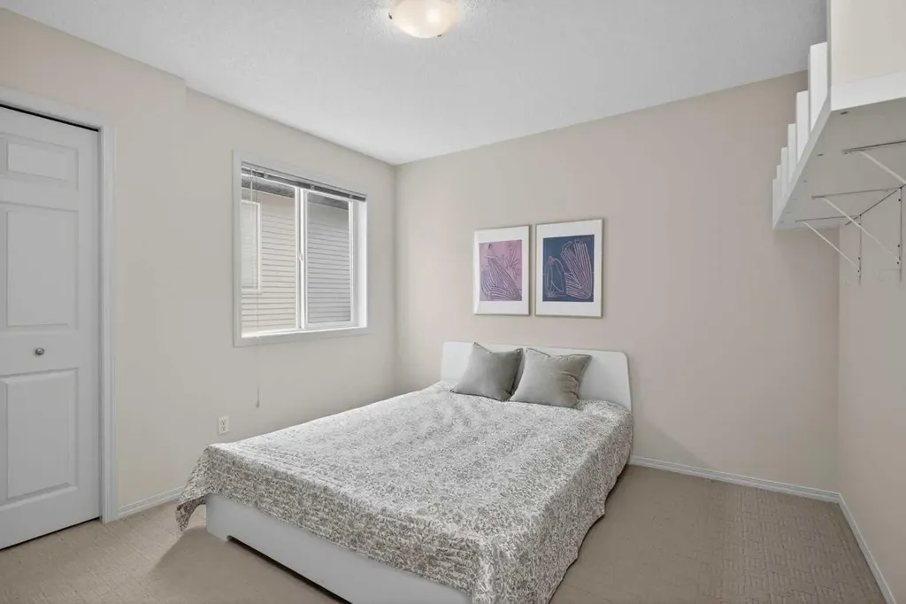 98 Cougarstone Close SW Calgary AB T3H 5W3