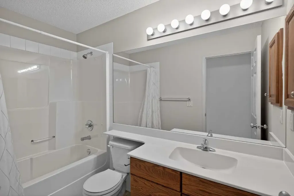 98 Cougarstone Close SW Calgary AB T3H 5W3