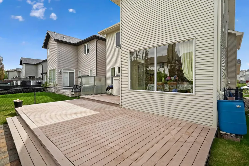98 Cougarstone Close SW Calgary AB T3H 5W3