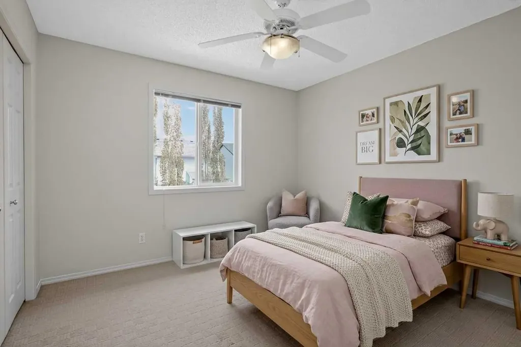 98 Cougarstone Close SW Calgary AB T3H 5W3