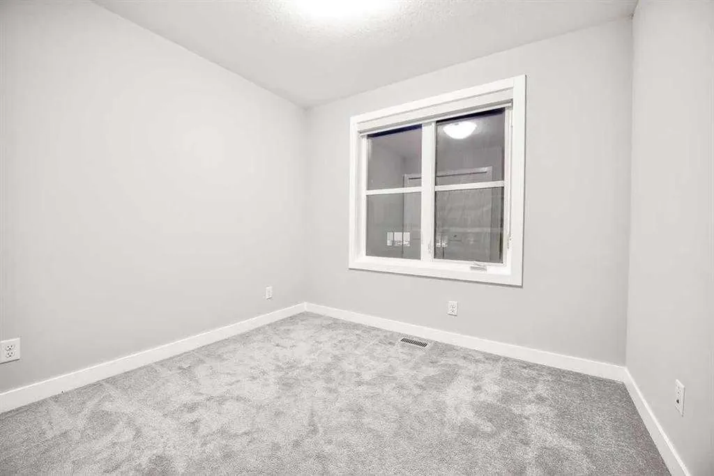 917 Crestridge Common SW Calgary AB T3B 6L6