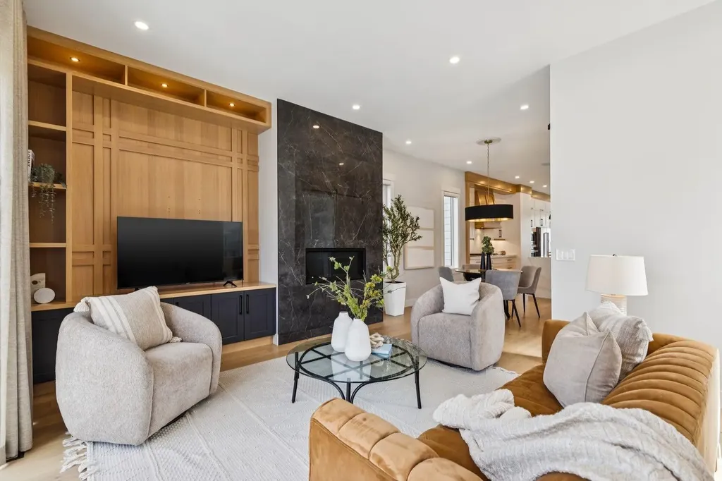 2427 27 Street SW Calgary AB T3E 2G2