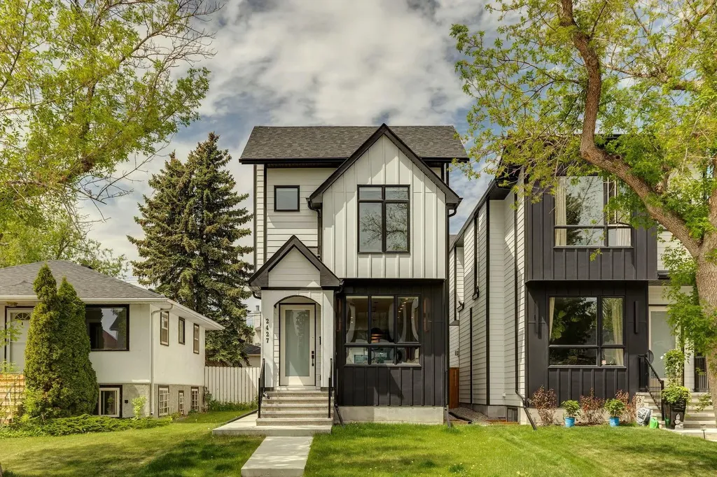 2427 27 Street SW Calgary AB T3E 2G2