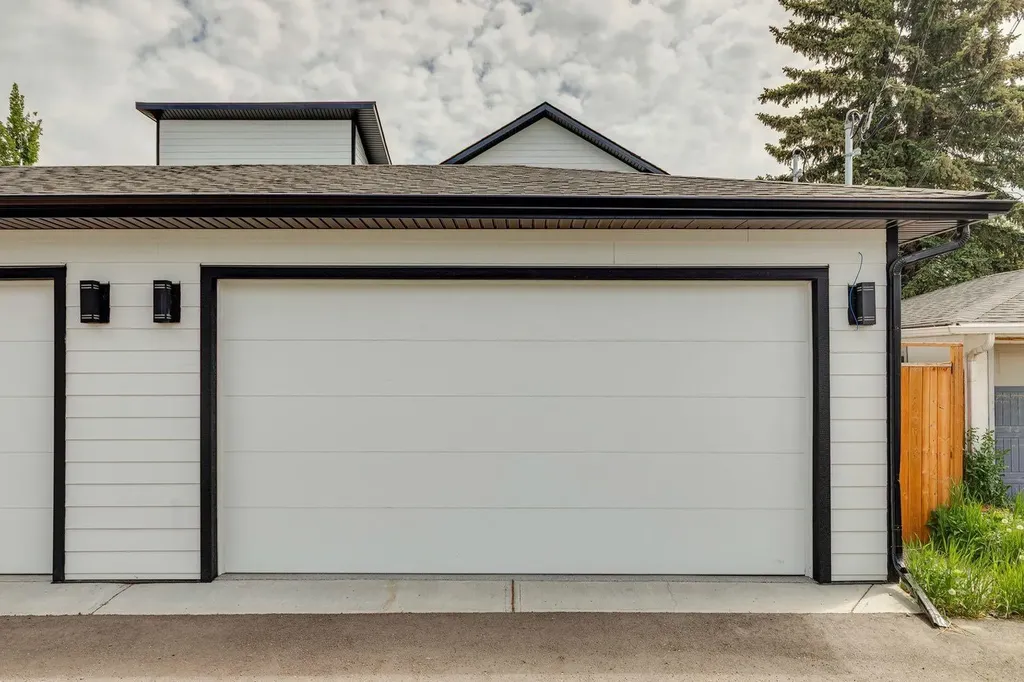 2427 27 Street SW Calgary AB T3E 2G2