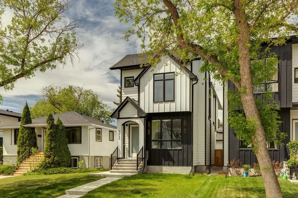 2427 27 Street SW Calgary AB T3E 2G2