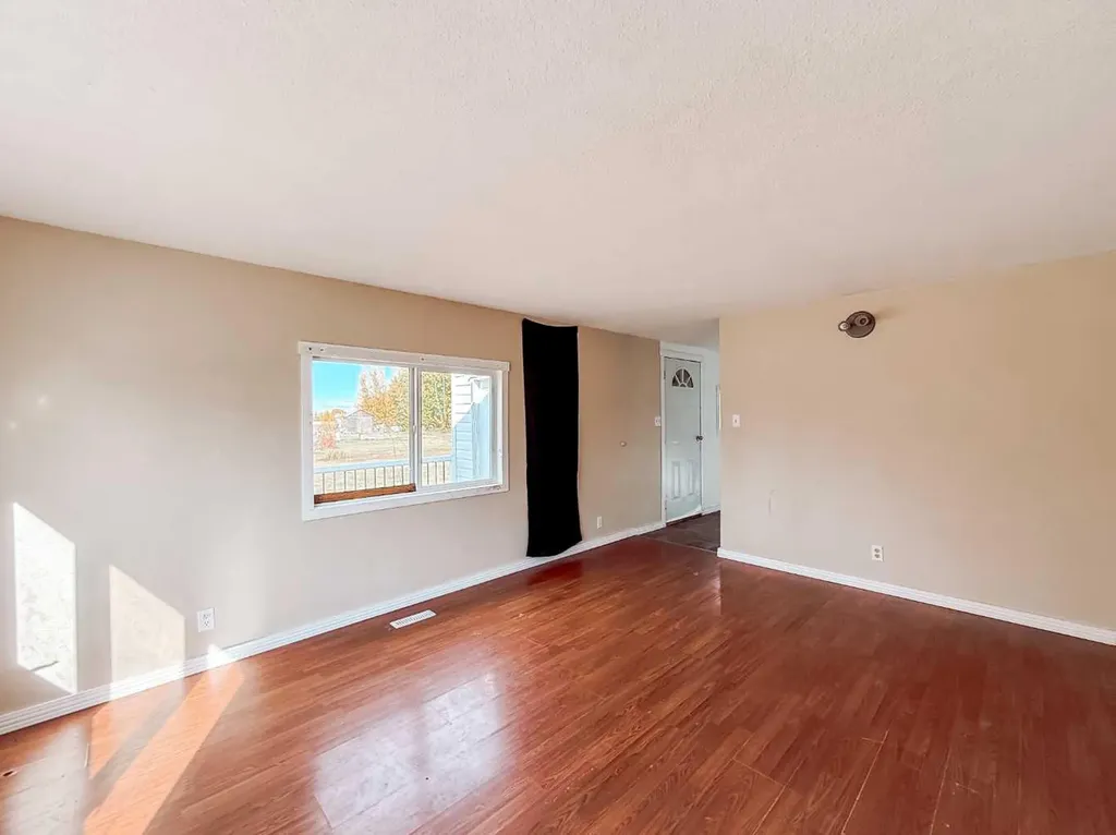 30010B 765 Township Peoria AB T0H 3P0