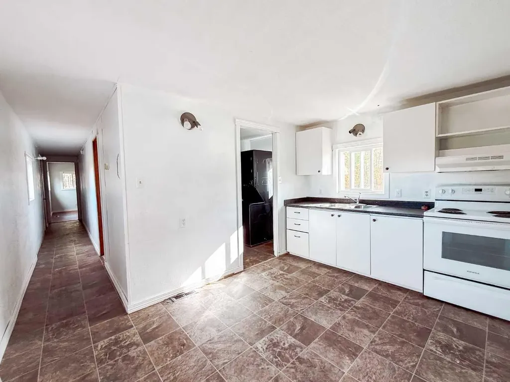 30010B 765 Township Peoria AB T0H 3P0
