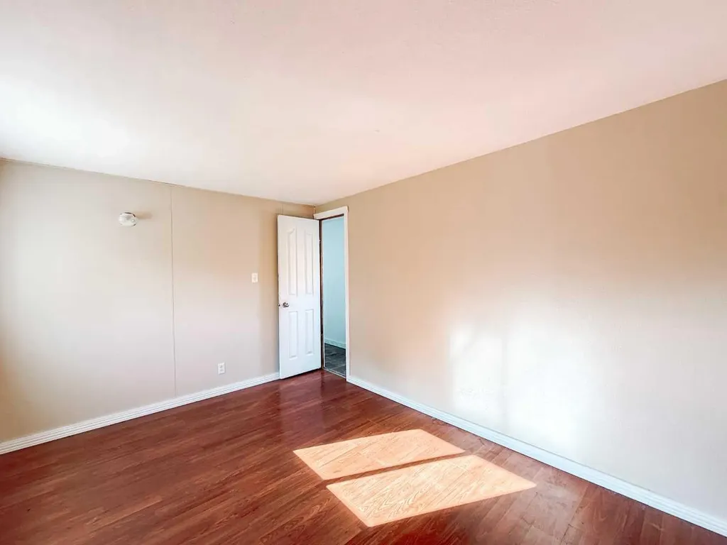 30010B 765 Township Peoria AB T0H 3P0