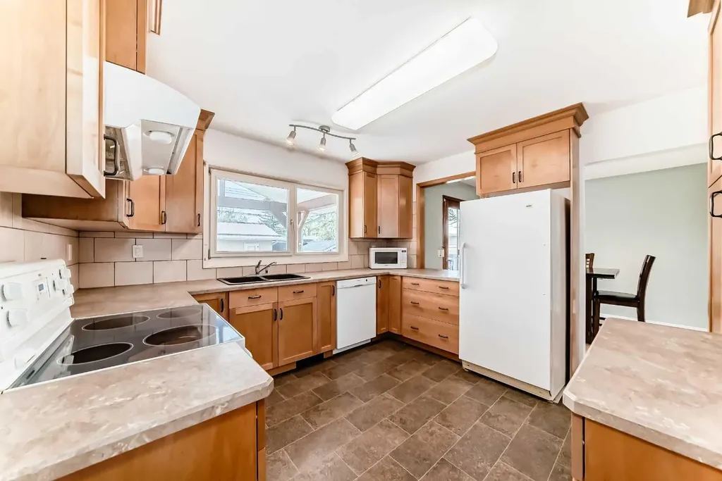 5617 51 Street Olds AB T4H1H9