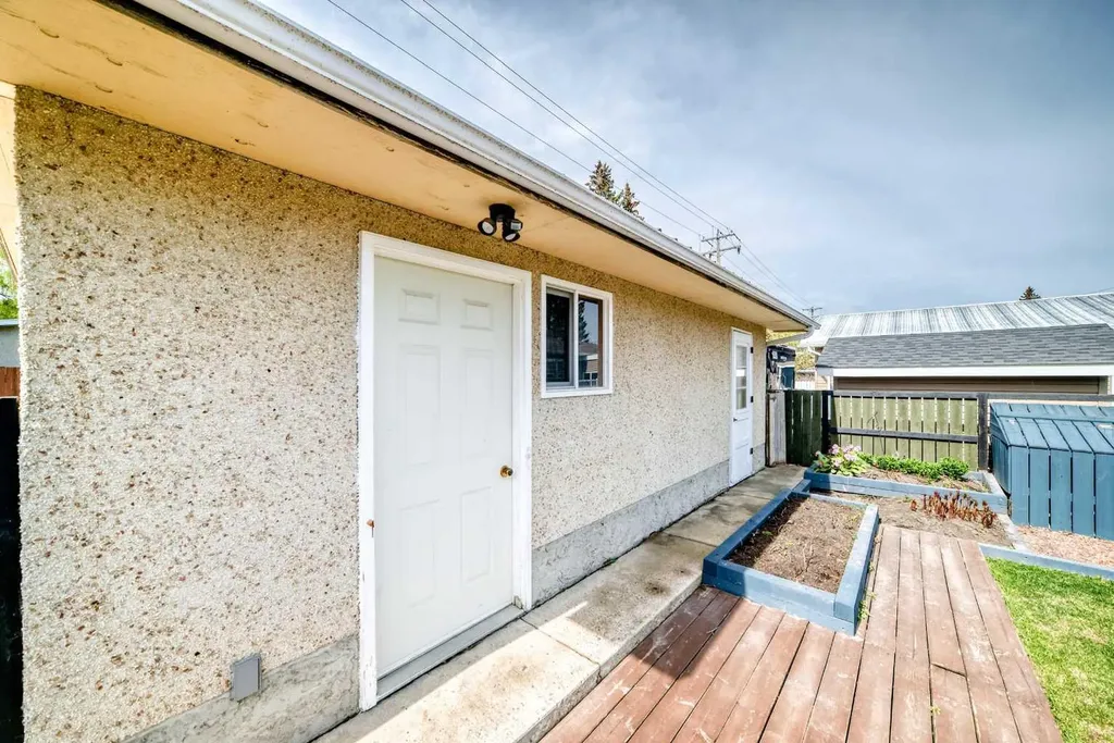 5617 51 Street Olds AB T4H1H9