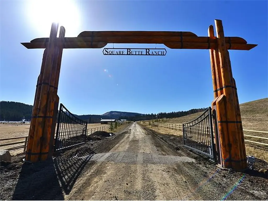 15 Kicking Horse Way Rural Foothills County AB T0L 1K0
