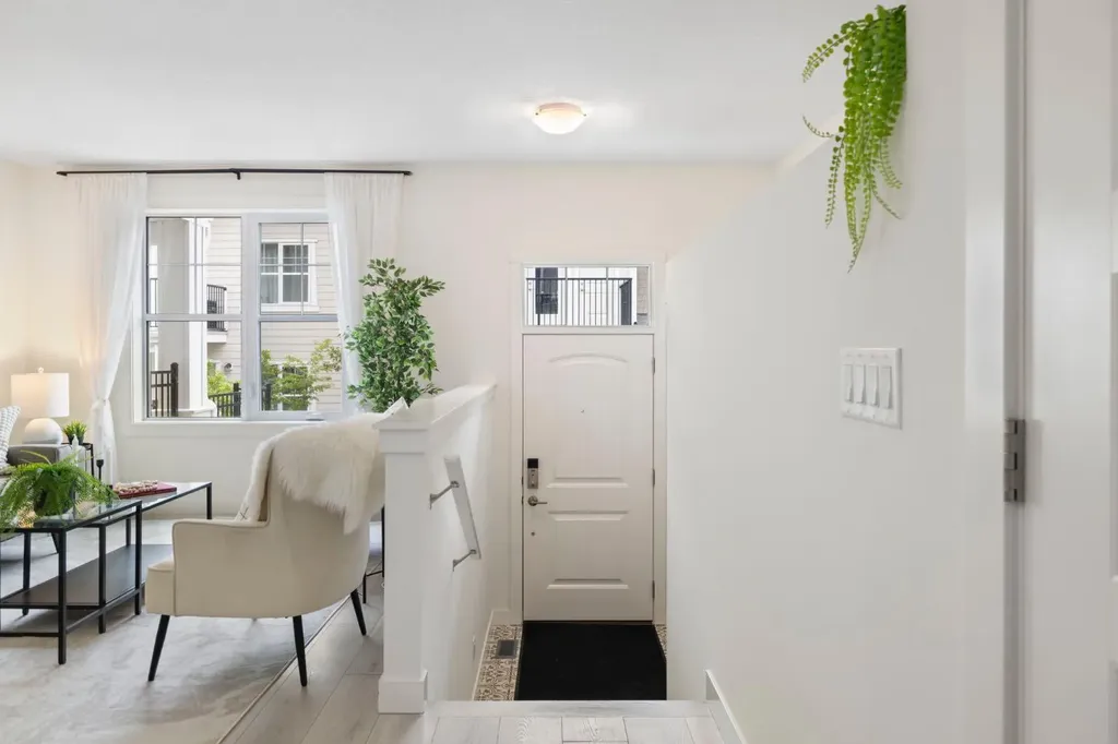 812 Cranbrook Walk SE Calgary AB T3M 2V5