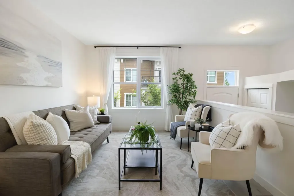 812 Cranbrook Walk SE Calgary AB T3M 2V5