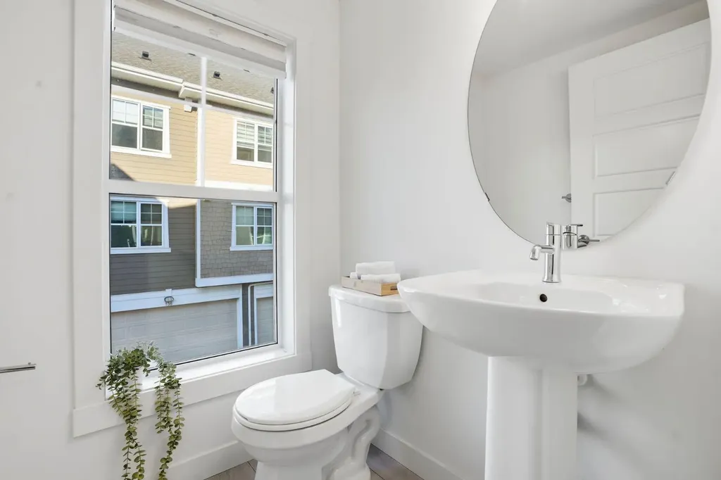 812 Cranbrook Walk SE Calgary AB T3M 2V5