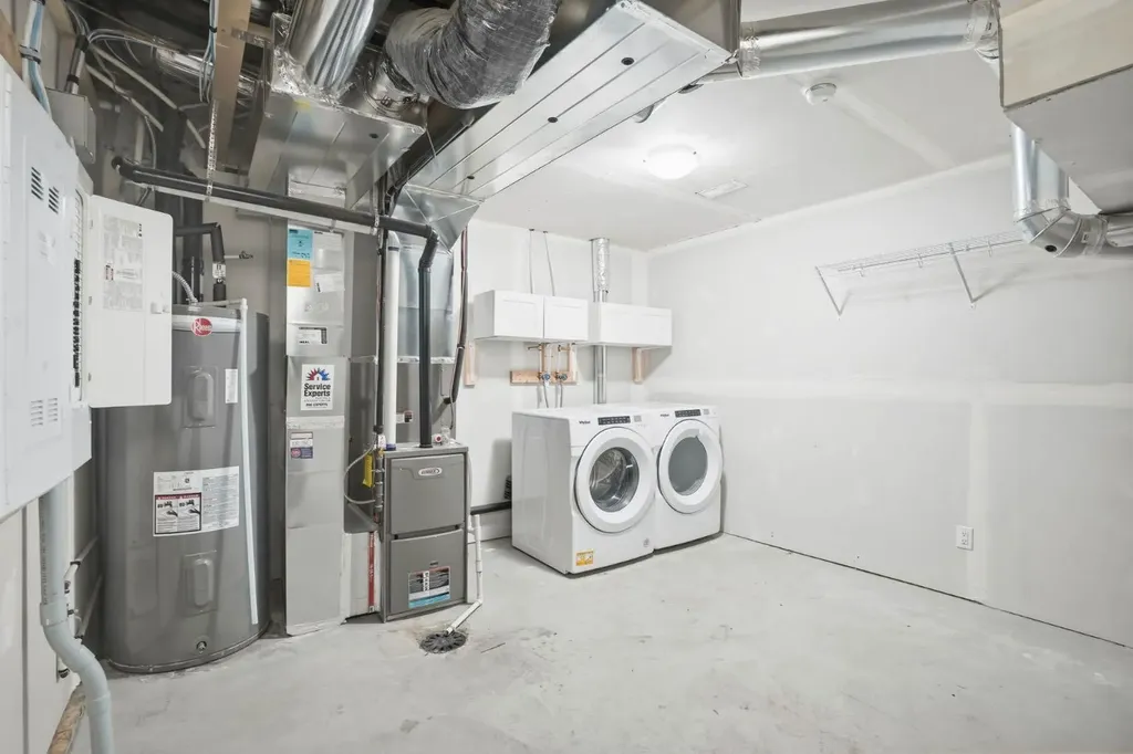 812 Cranbrook Walk SE Calgary AB T3M 2V5