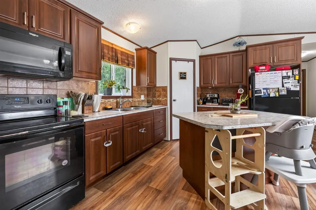 29407 Range Road 52 Rural Mountain View County AB T0M2E0