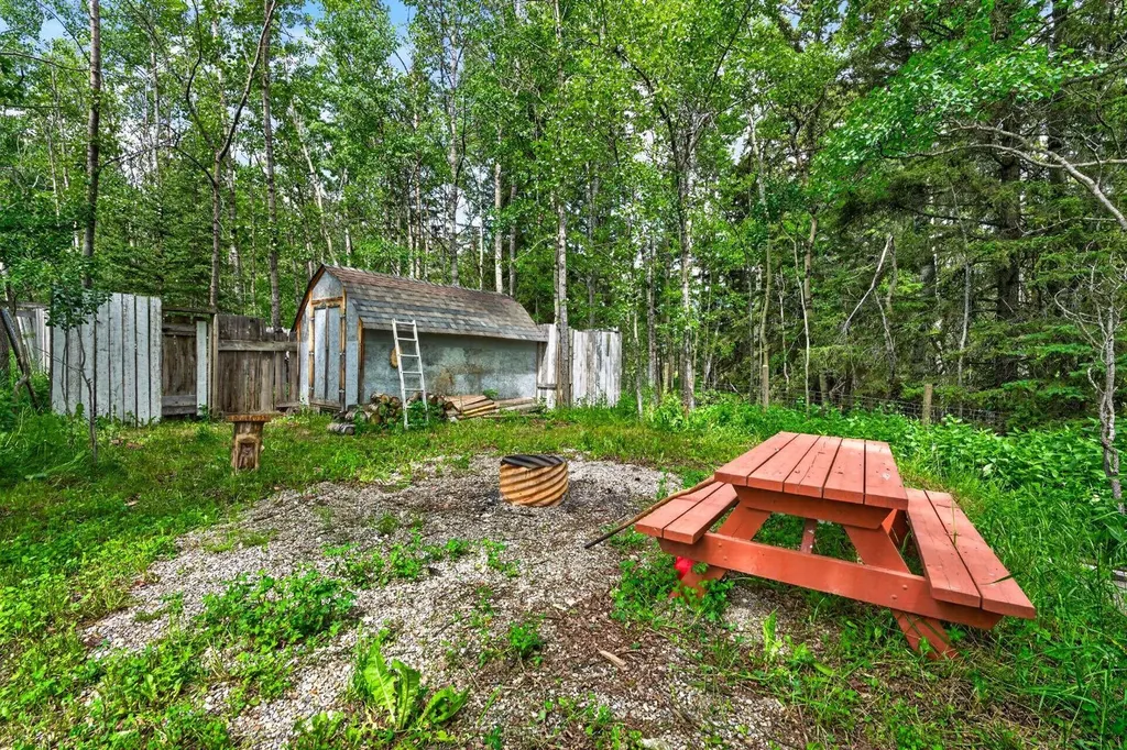 29407 Range Road 52 Rural Mountain View County AB T0M2E0