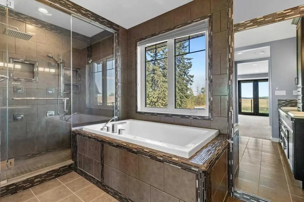 28513 Township Road 374 Rural Red Deer County AB T4N 5E4