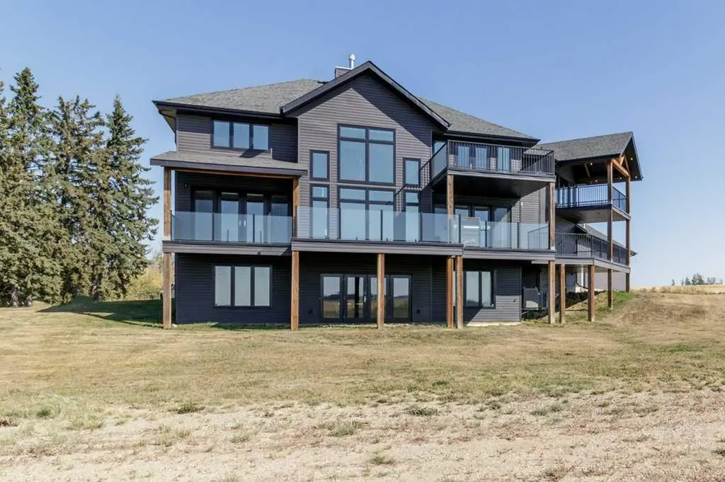 28513 Township Road 374 Rural Red Deer County AB T4N 5E4