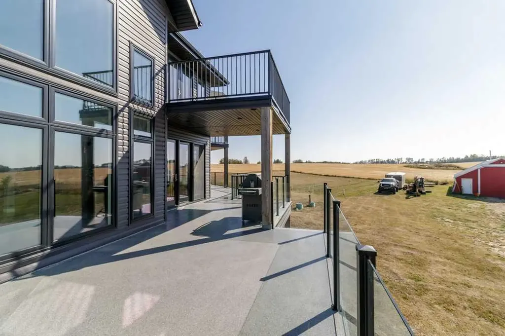 28513 Township Road 374 Rural Red Deer County AB T4N 5E4