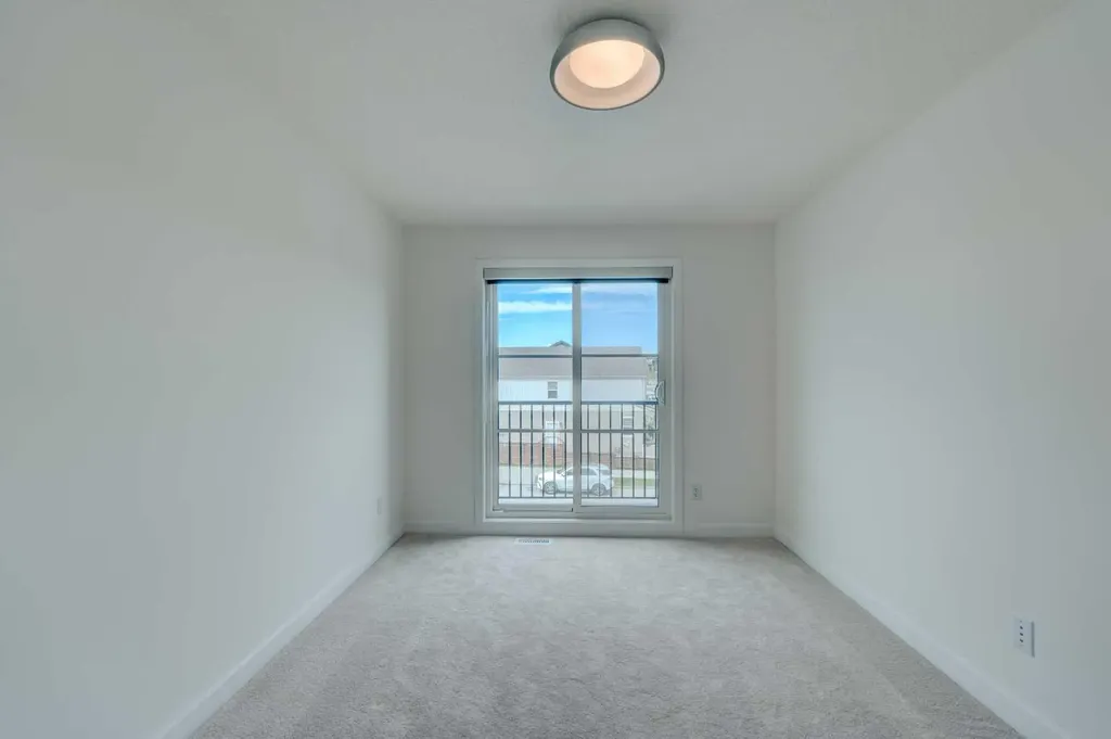 14832 1 Street NW Calgary AB T3P 1E1