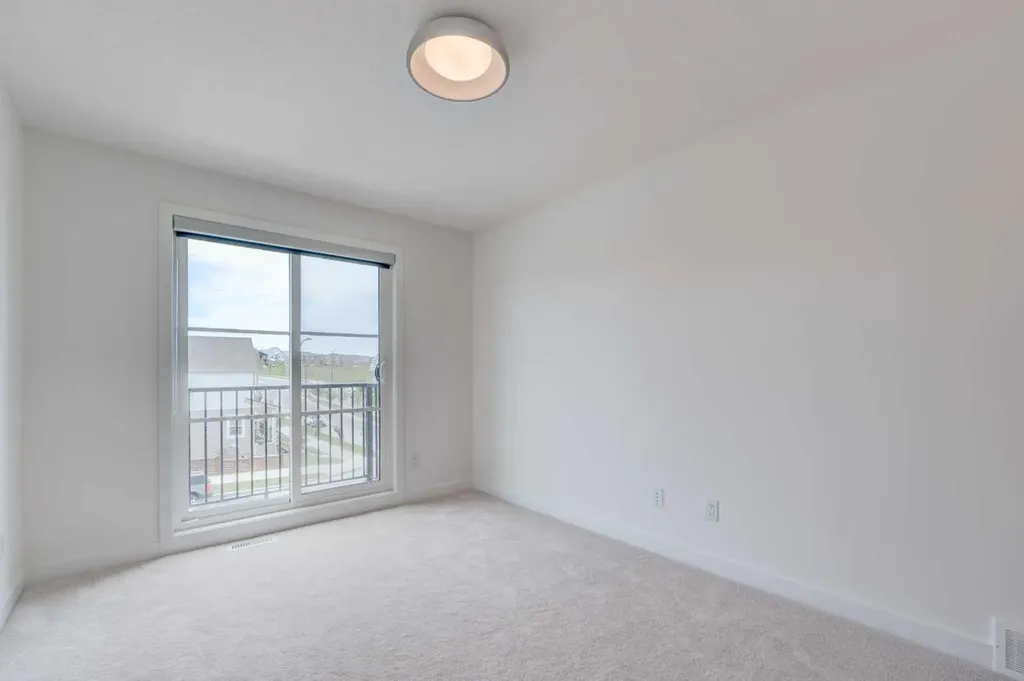 14832 1 Street NW Calgary AB T3P 1E1