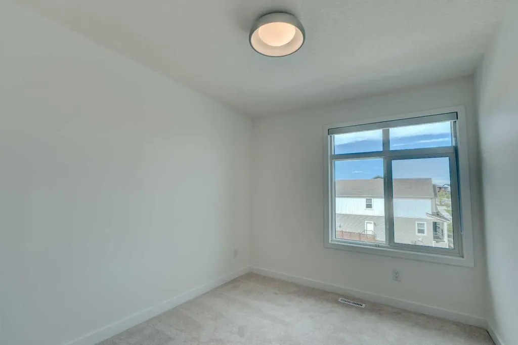 14832 1 Street NW Calgary AB T3P 1E1