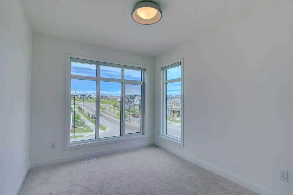 14832 1 Street NW Calgary AB T3P 1E1