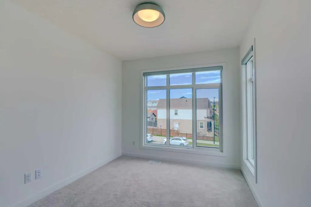 14832 1 Street NW Calgary AB T3P 1E1