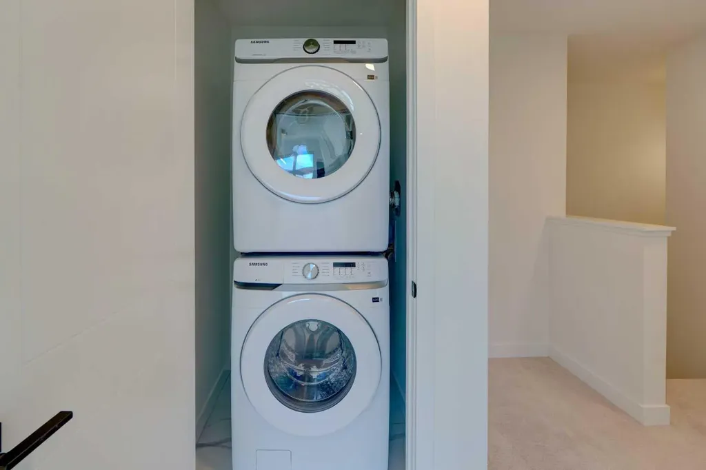 14832 1 Street NW Calgary AB T3P 1E1
