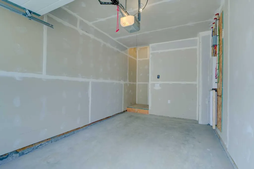 14832 1 Street NW Calgary AB T3P 1E1