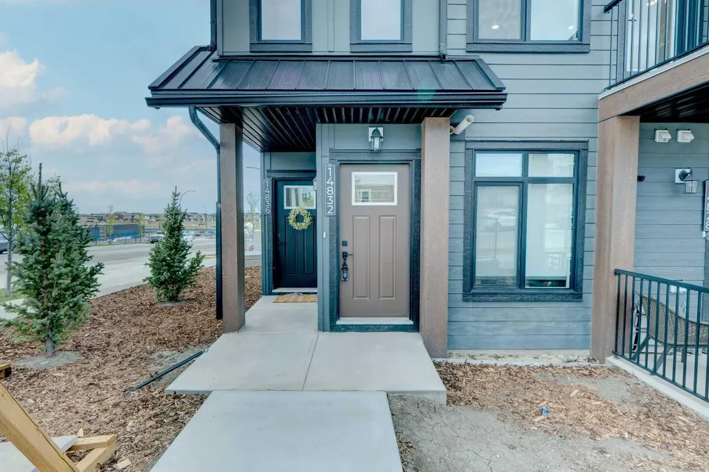 14832 1 Street NW Calgary AB T3P 1E1