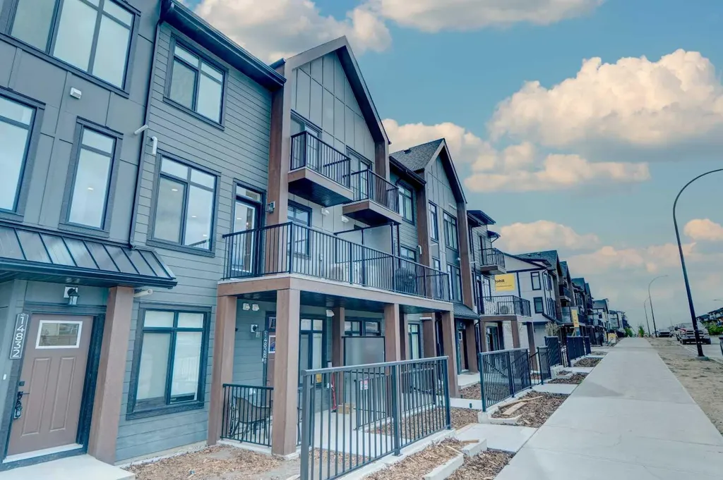 14832 1 Street NW Calgary AB T3P 1E1