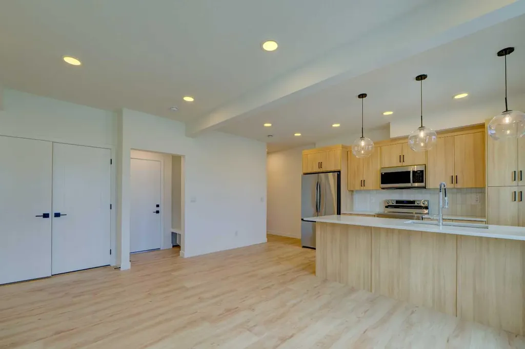 14832 1 Street NW Calgary AB T3P 1E1