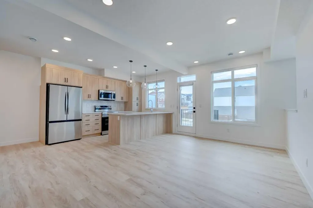 14832 1 Street NW Calgary AB T3P 1E1