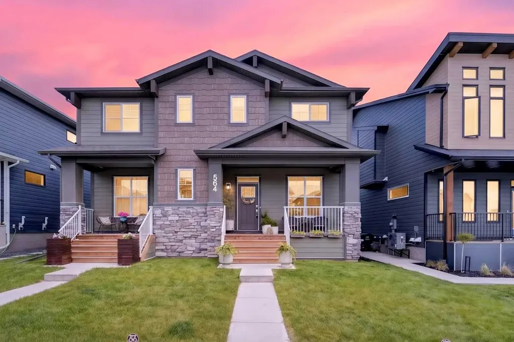 564 Rowmont Boulevard NW Calgary AB T3L 0L6