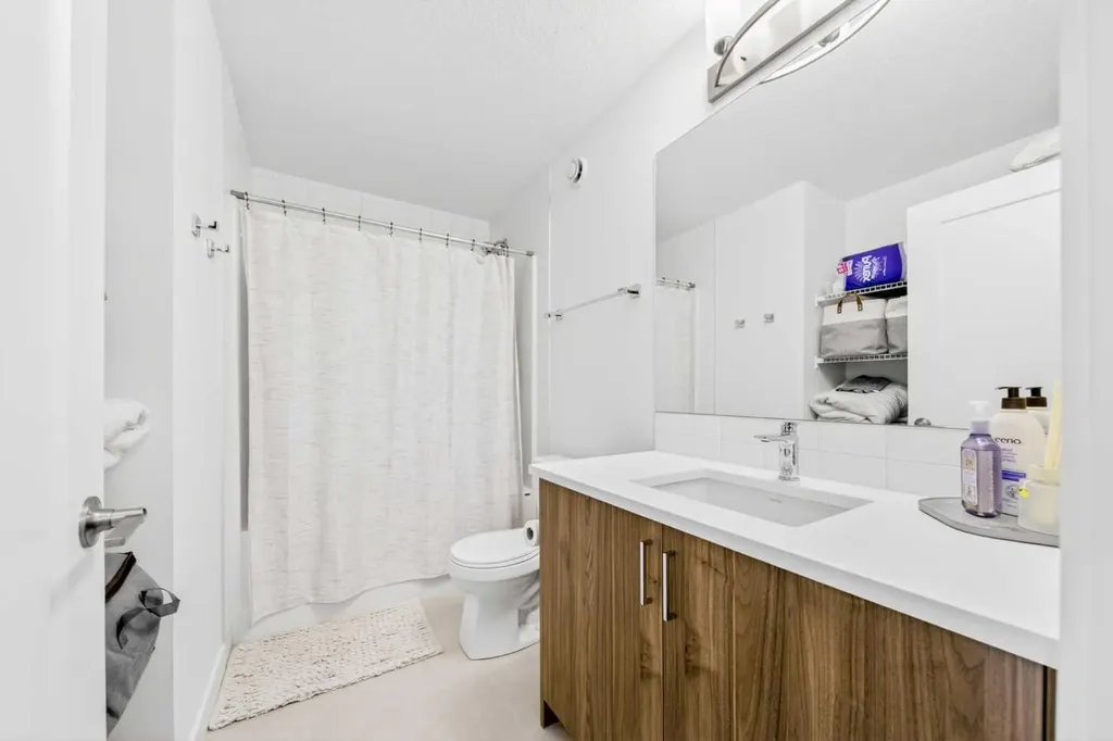 564 Rowmont Boulevard NW Calgary AB T3L 0L6